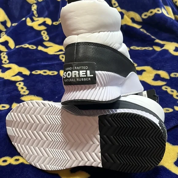 Sorel boots 🥾 - Picture 5 of 5